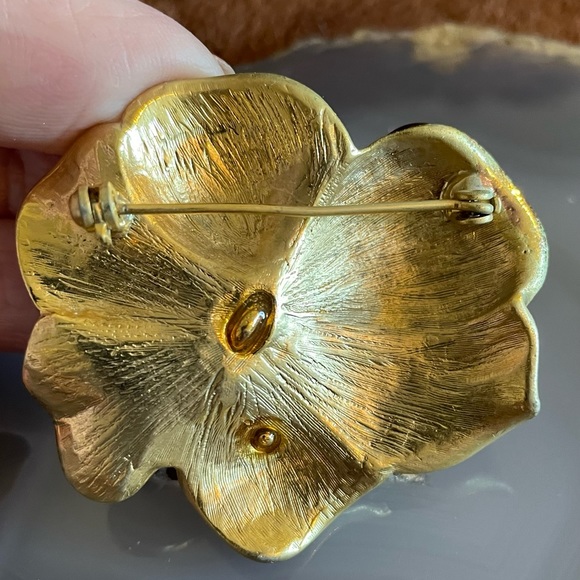 Purple Gardenia Brooch - Picture 5 of 5